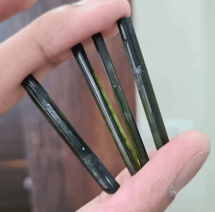 10 Pcs Tourmalines Long Crystal | 20-30mm Size - The LabradoriteKing