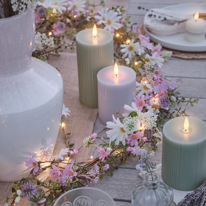 1.5m Pre Lit Daisy Dreams Garland