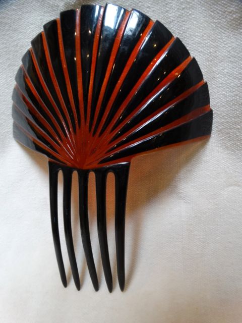 Art Deco Mantilla Comb, Red & Black