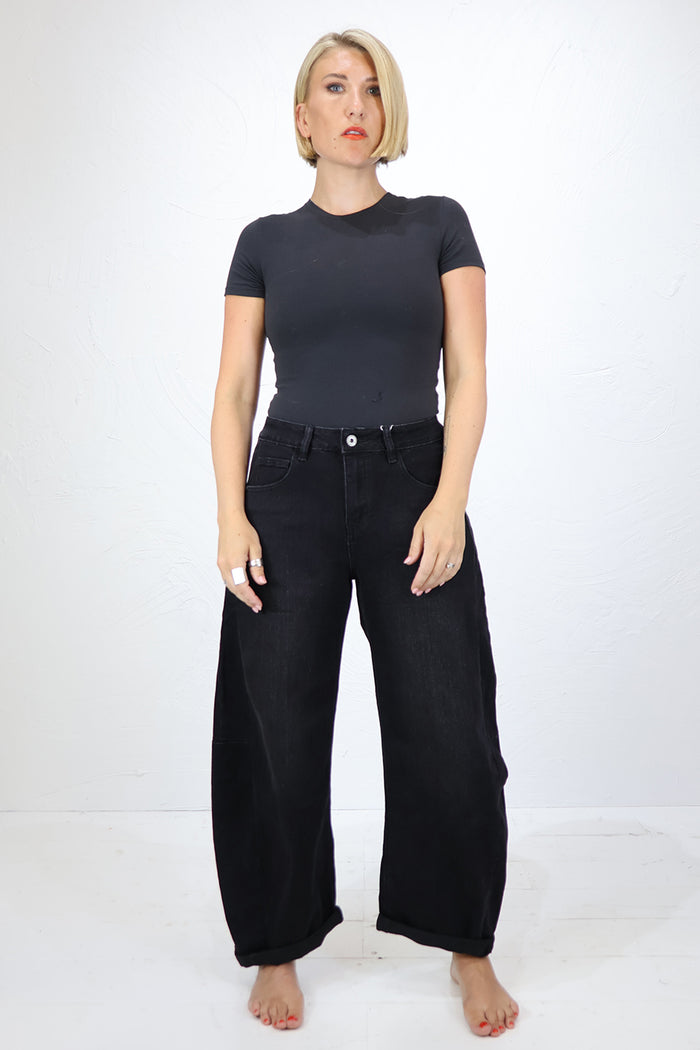 Blue Basics - The Perfect Barrel Jean 'Mounia'