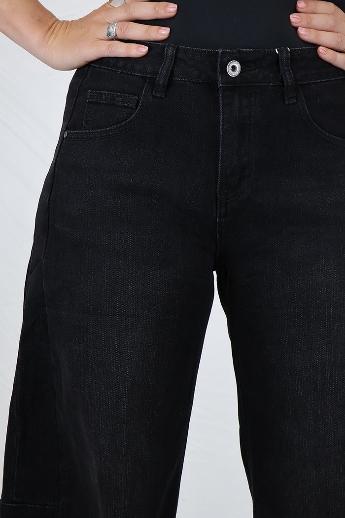Blue Basics - The Perfect Barrel Jean 'Mounia'