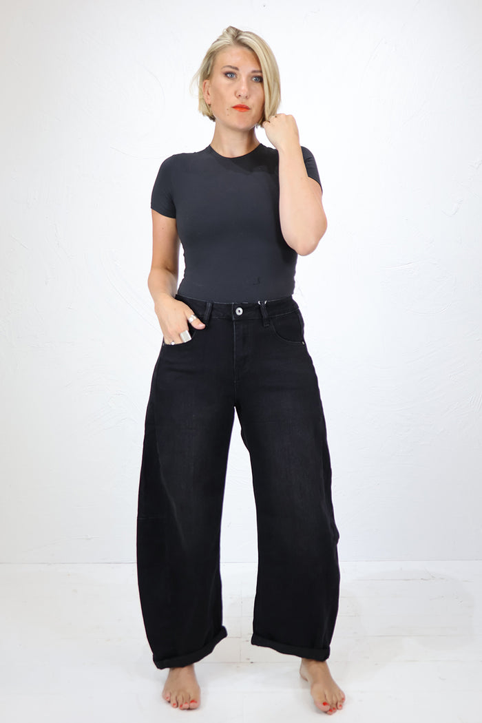 Blue Basics - The Perfect Barrel Jean 'Mounia'