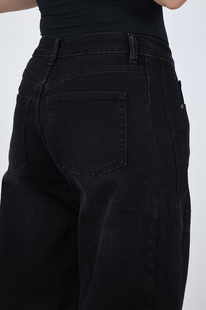 Blue Basics - The Perfect Barrel Jean 'Mounia'
