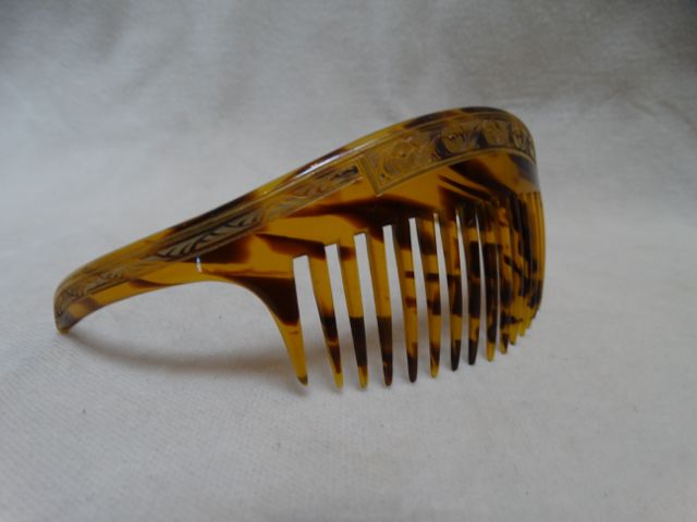 Celluloid Tortoiseshell Low Comb