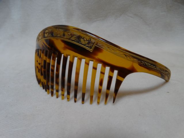 Celluloid Tortoiseshell Low Comb
