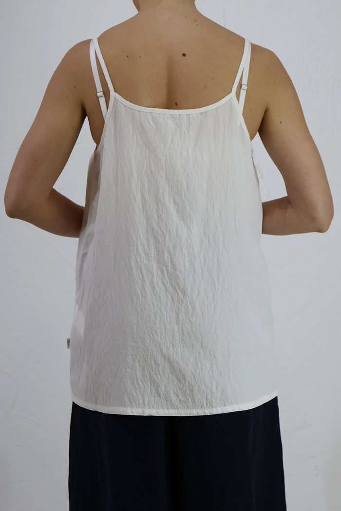 Elemente Clemente Doba Top in White