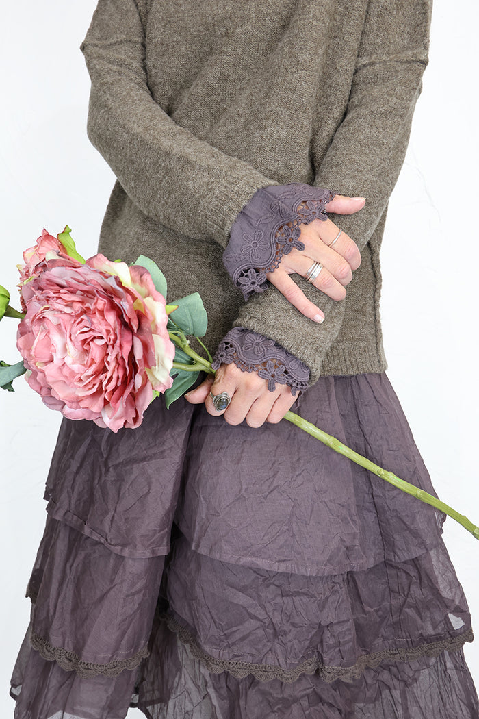 Ewa i Walla Elin Lace Cuffs - 4 Colours