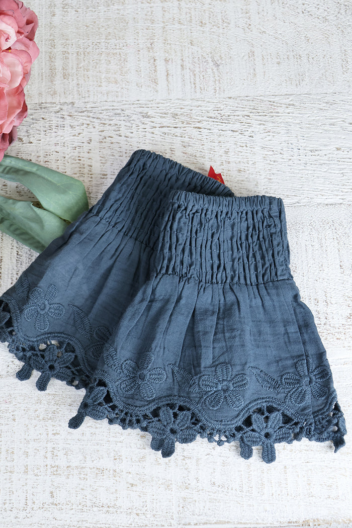 Ewa i Walla Elin Lace Cuffs - 4 Colours