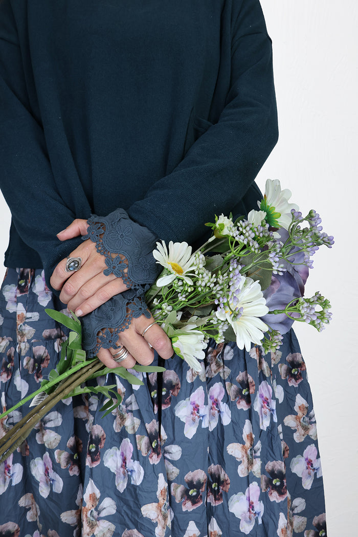 Ewa i Walla Elin Lace Cuffs - 4 Colours