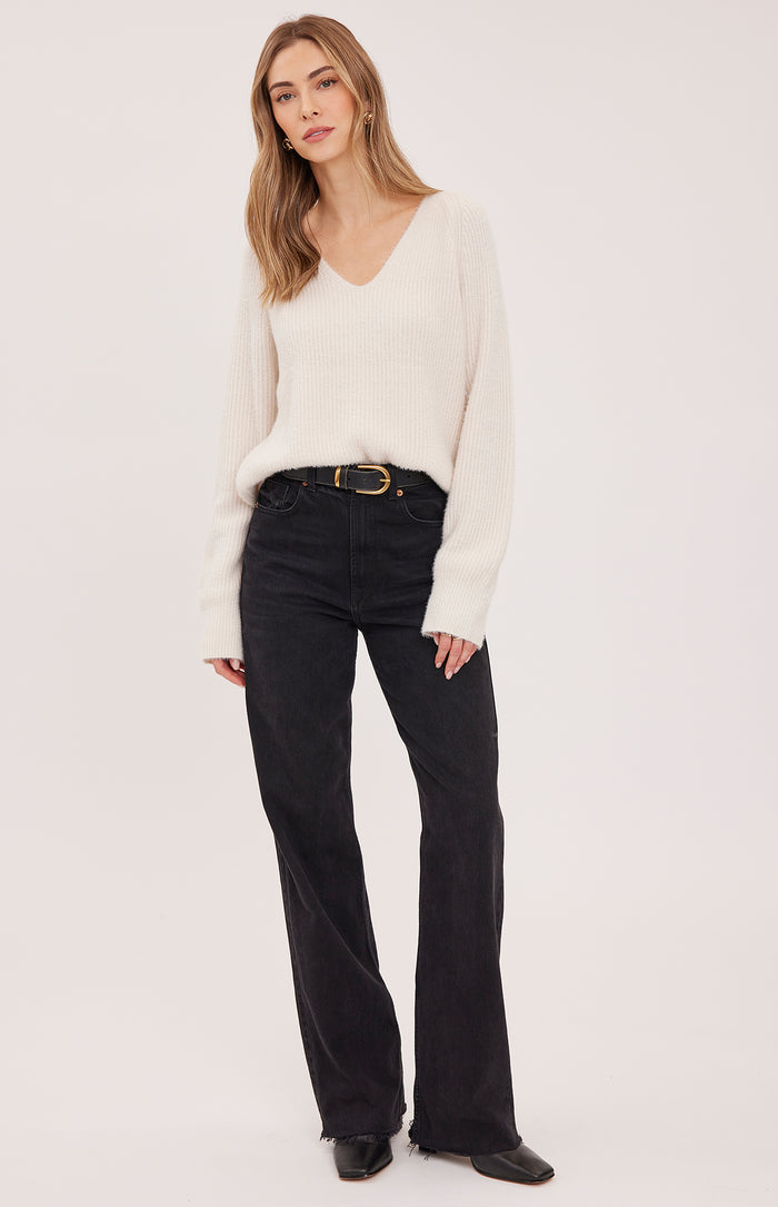 Filomena V-neck Sweater Acorn Home + Apparel