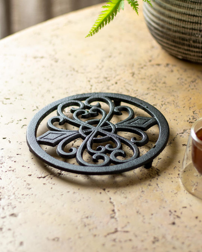 'Fleur De Lis' Cast Iron Trivet - The Decor Kart
