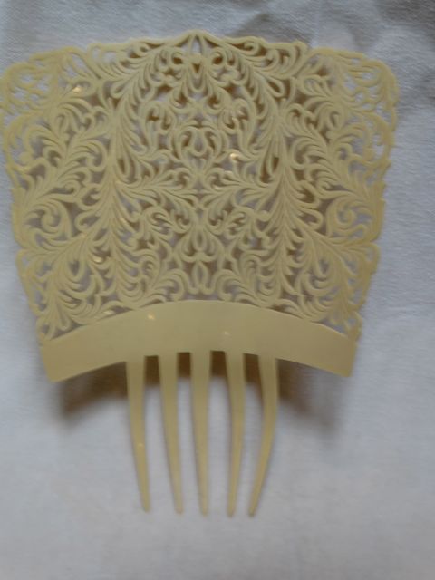 Ivory Celluloid Mantilla Comb