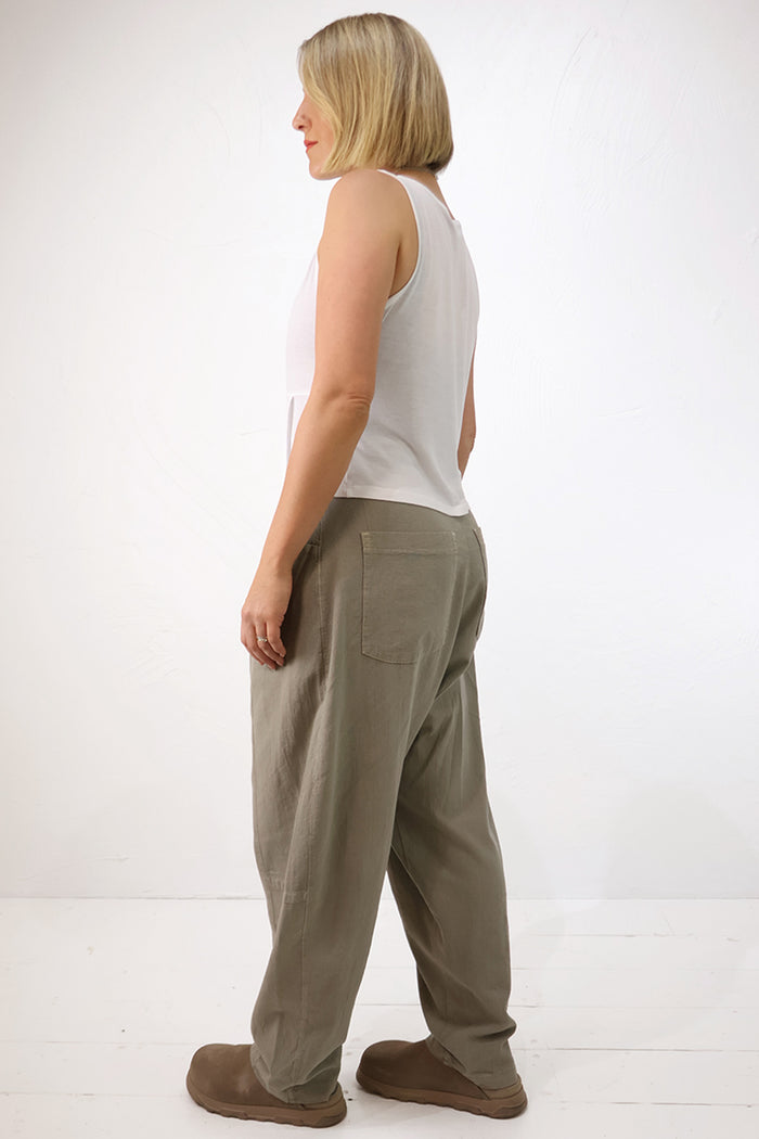 Lurdes Bergada Split Hem Vest U26-731- 2 Colours