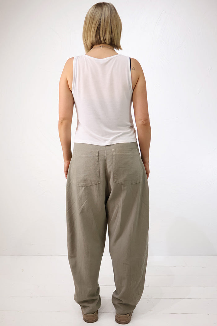 Lurdes Bergada Split Hem Vest U26-731- 2 Colours