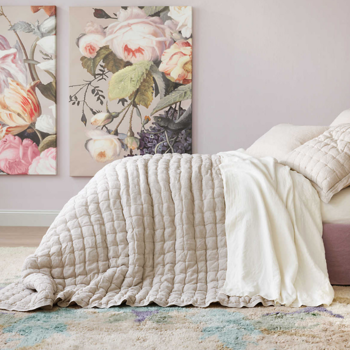 Lush Linen Puff