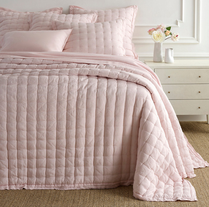 Coverlet / Queen / Slipper Pink