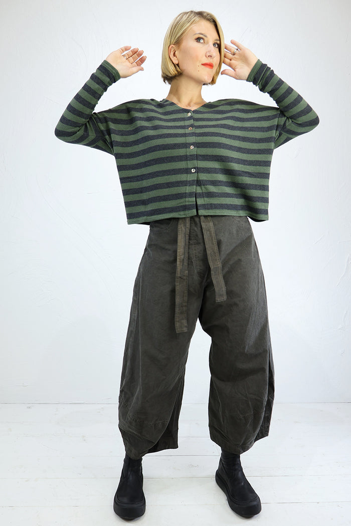 Neirami T019ST V-Neck Cardigan in Forest