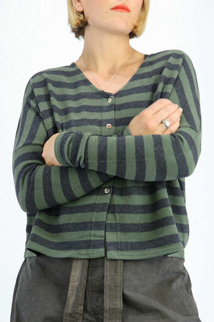 Neirami T019ST V-Neck Cardigan in Forest