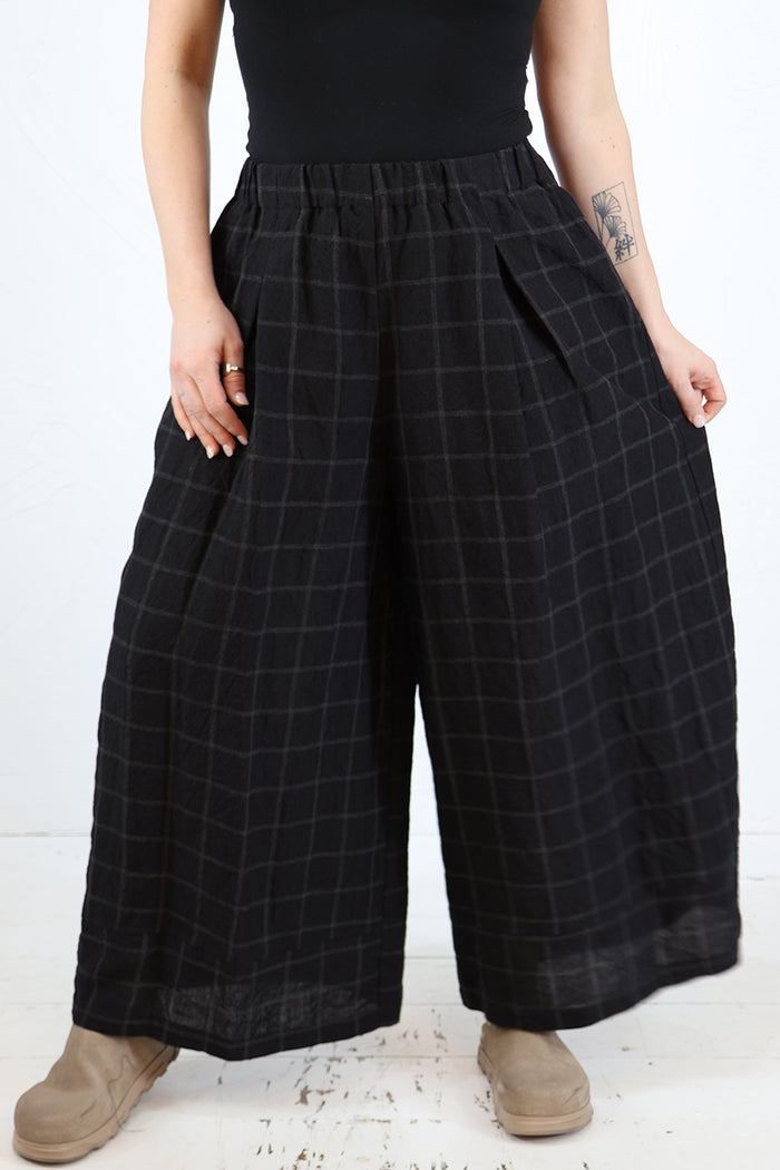 Neirami Wide Linen Trousers in 'Ardesia' P204LN