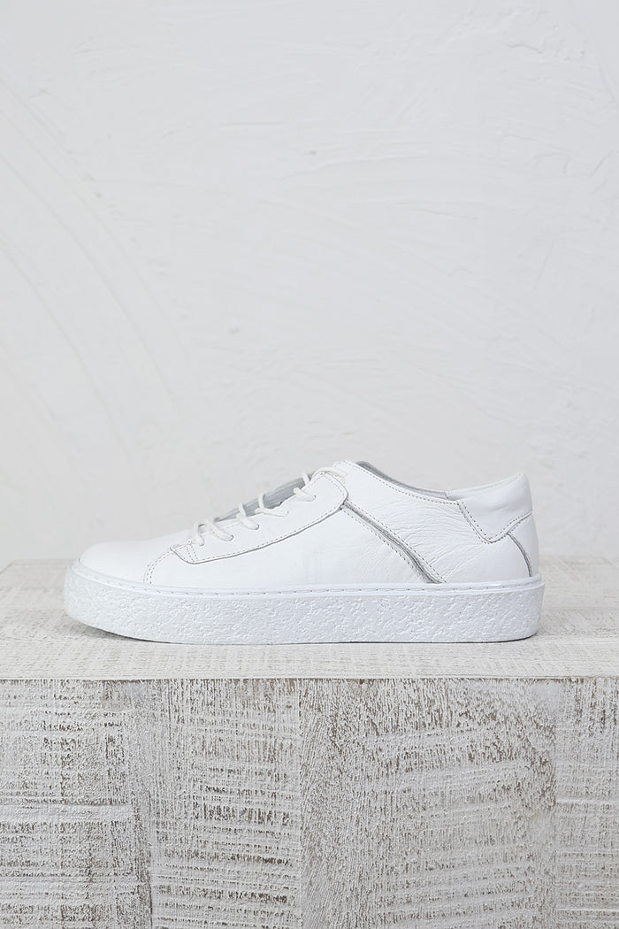 Nina Atelier White Leather Lace-Up Pumps