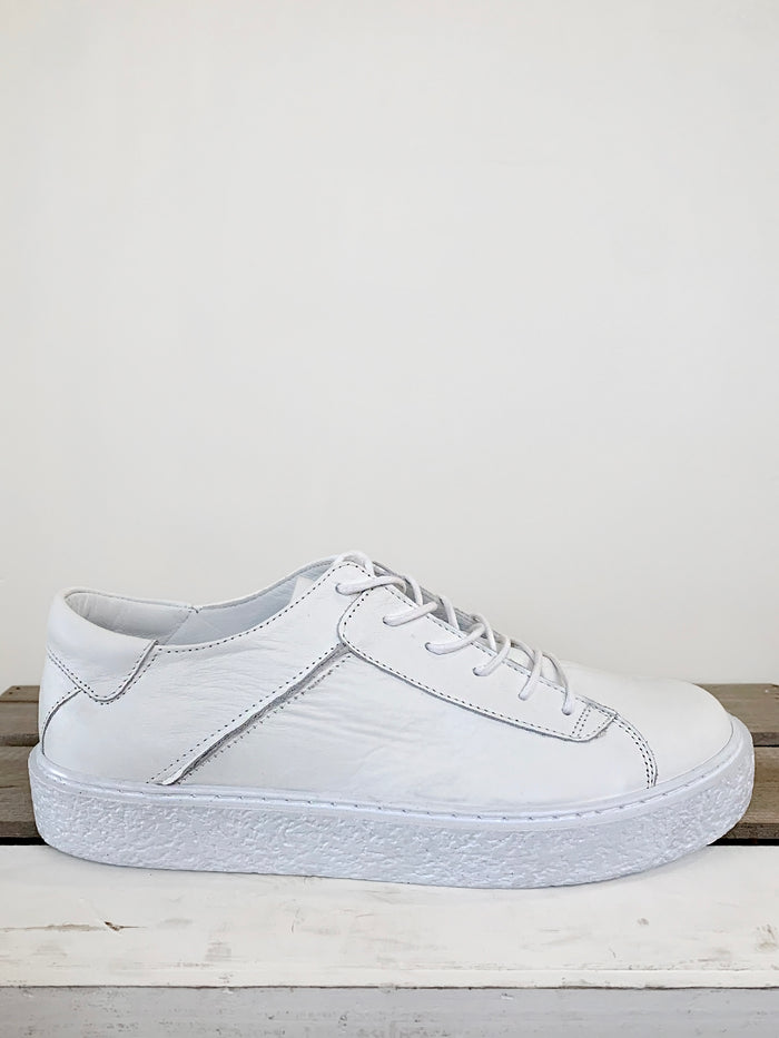 Nina Atelier White Leather Lace-Up Pumps