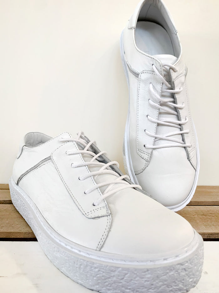 Nina Atelier White Leather Lace-Up Pumps