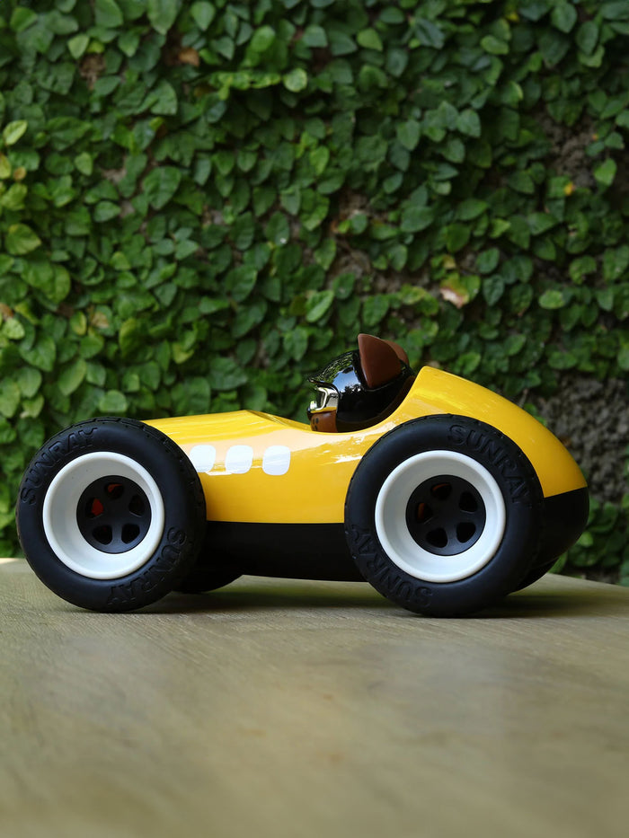 Playforever Egg 'Sunnysider' Car in Yellow