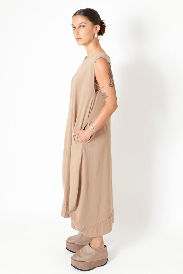 Sort Aarhus Loose Fit Dress in Taupe SA3105