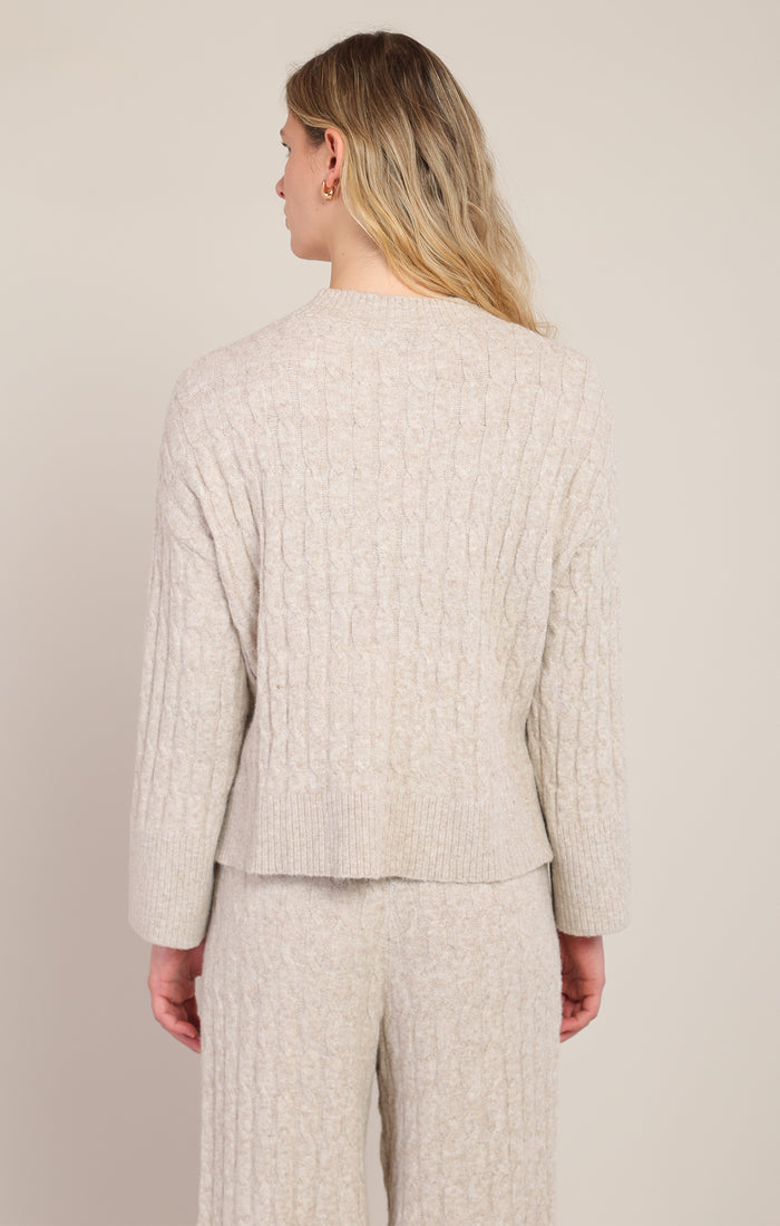 Trinity Cable Knit Sweter Acorn Home + Apparel